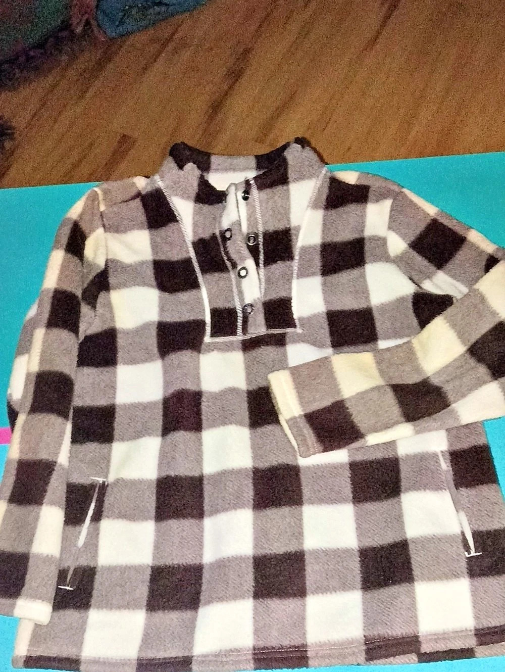 Vineyard Vines Men's Checkered Pullover Size Large Like New